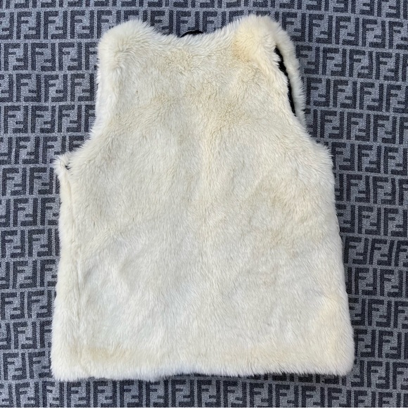 H&M Faux Fur Snap Front Vest - Ivory/Cream - 10/11Y - Picture 6 of 12